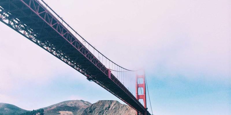 人工智能如何重塑插画与视觉艺术创作流程：从辅助工具到创意伙伴