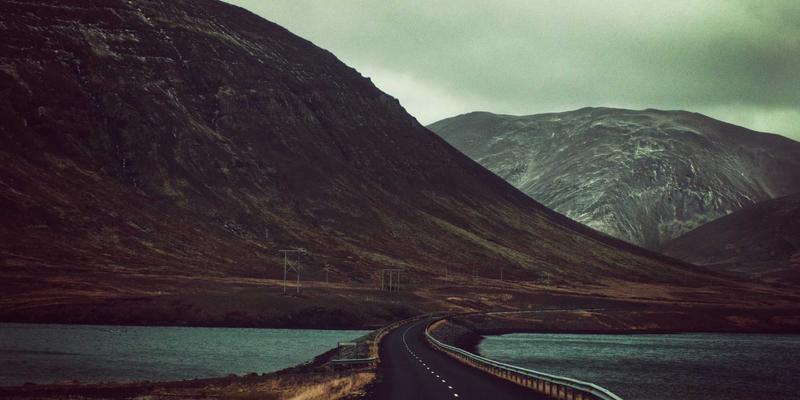 从艺术创作到手工艺：视觉艺术如何重塑创意交互设计原则与实践