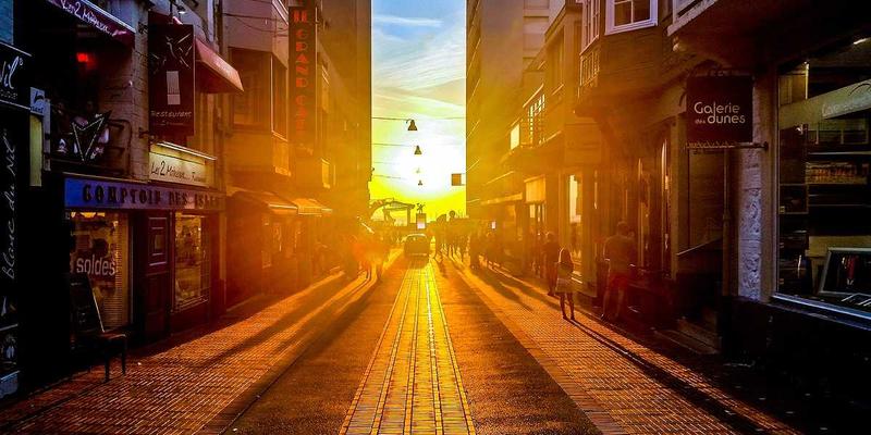 设计思维驱动社会创新：用复古风格与绿色主题设计解决复杂社会问题